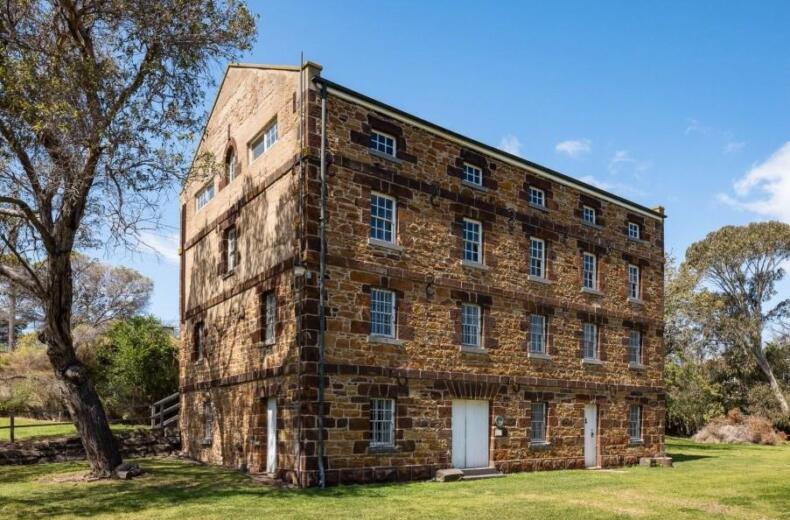 Honuring The Past - Creating The Future